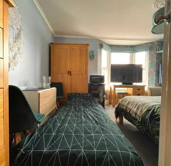 ベッドアンドブレックファースト Large Room Sleeps 3 Own Tv And Cereal And Toast Breakfast In Newhaven