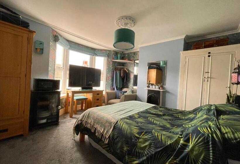 ベッドアンドブレックファースト Large Room Sleeps 3 Own Tv And Cereal And Toast Breakfast In Newhaven