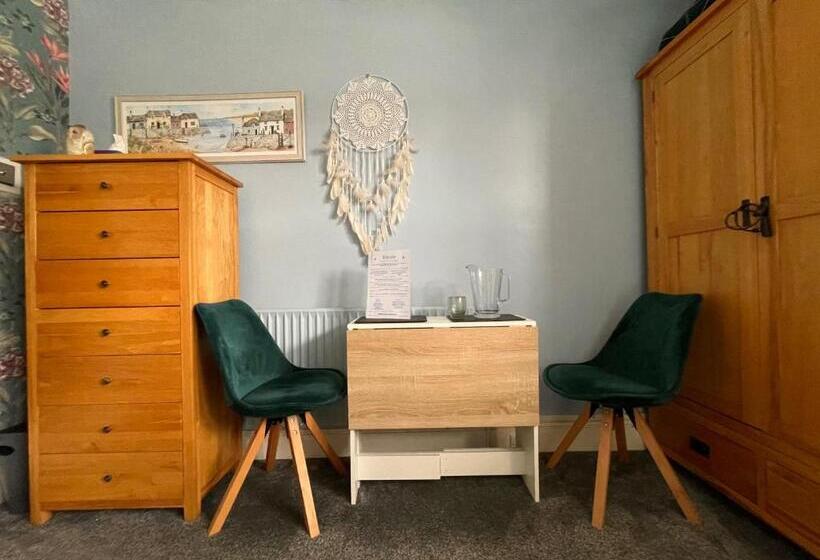 ベッドアンドブレックファースト Large Room Sleeps 3 Own Tv And Cereal And Toast Breakfast In Newhaven