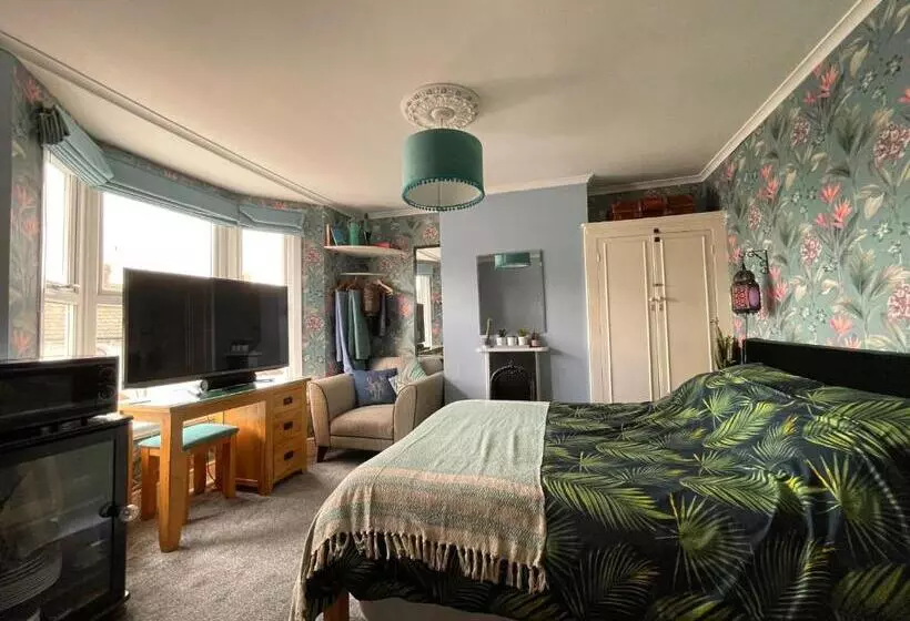 ベッドアンドブレックファースト Large Room Sleeps 3 Own Tv And Cereal And Toast Breakfast In Newhaven