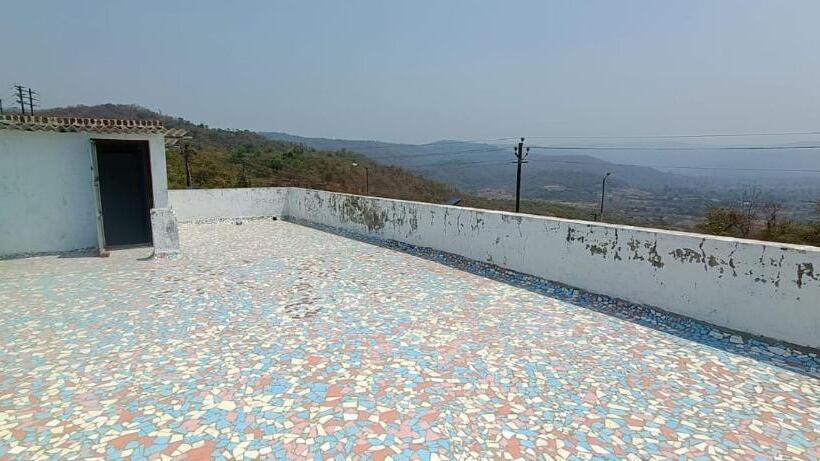 住宿加早餐  Shidori Foods