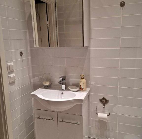 تختخواب و صبحانه Wedbergs Rum