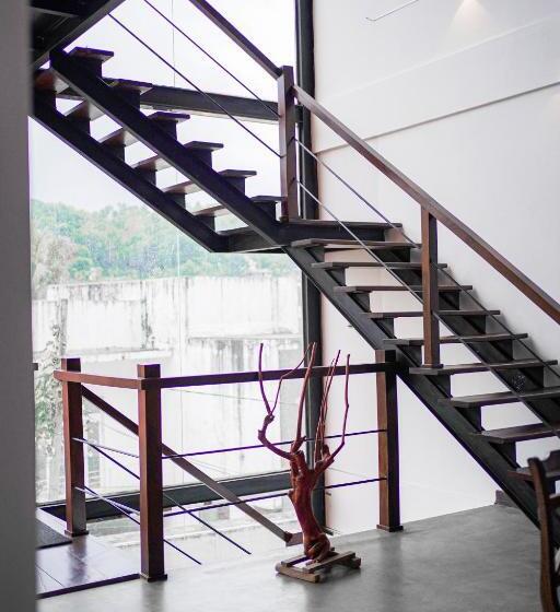 Отель Avora Mount