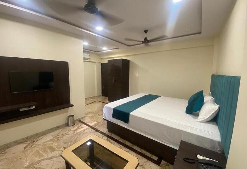 Szálloda Classio Inn   Near Kokilaben Hospital, Andheri West Mumbai