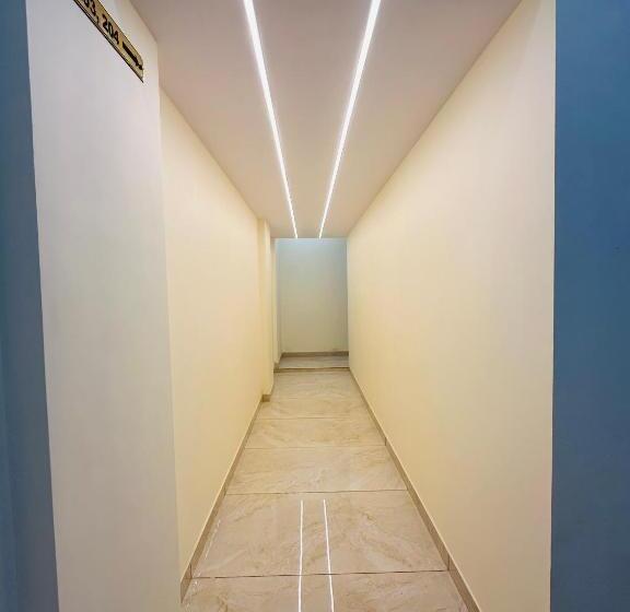 Szálloda Classio Inn   Near Kokilaben Hospital, Andheri West Mumbai