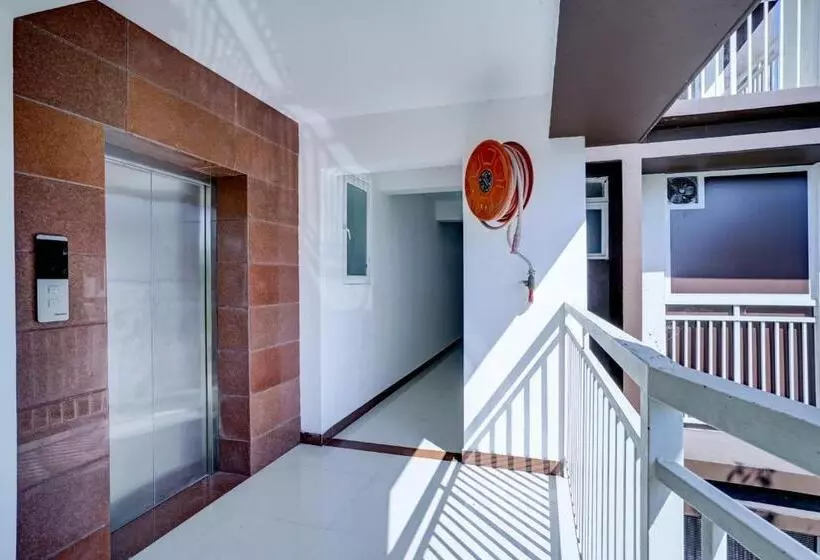 Hotelli Collection O Ayesha Homes