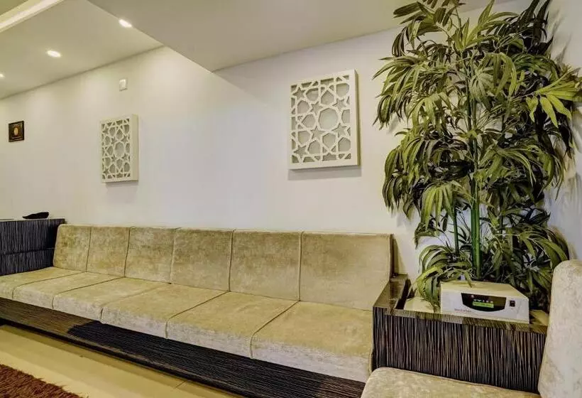 Hotelli Collection O Ayesha Homes