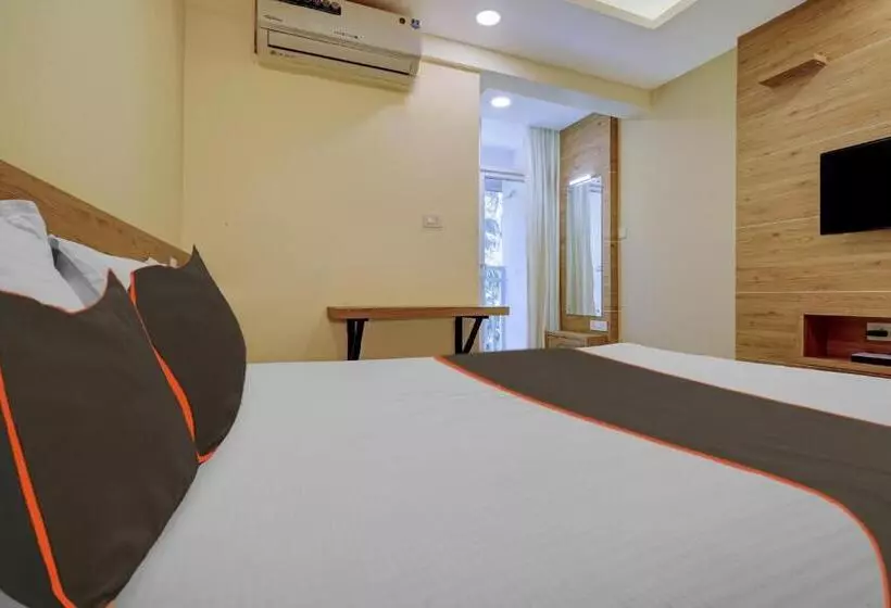Hotelli Collection O Ayesha Homes