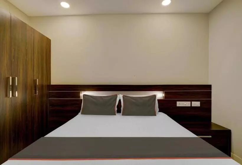 Hotelli Collection O Ayesha Homes