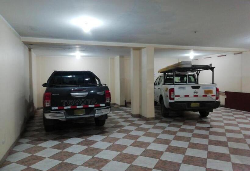 هتل Hostal Casa Blanca Huancayo