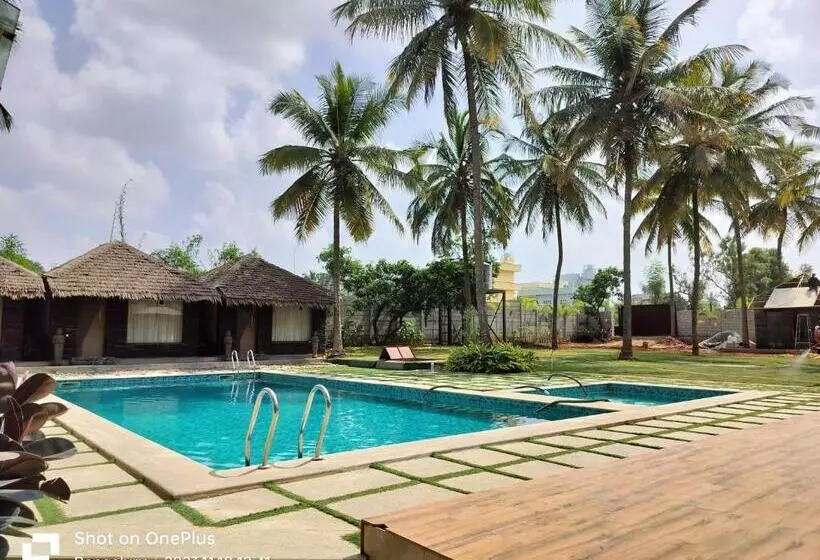 ホテル Indo Bali Poolside Resort In Bangalore