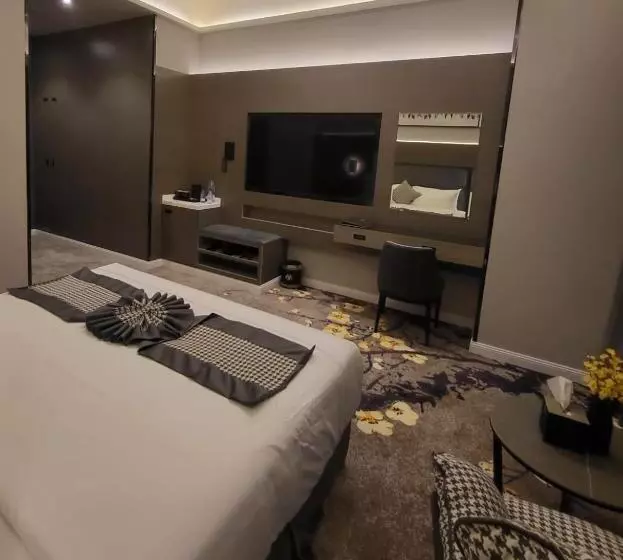 ホテル Msharef Almoden