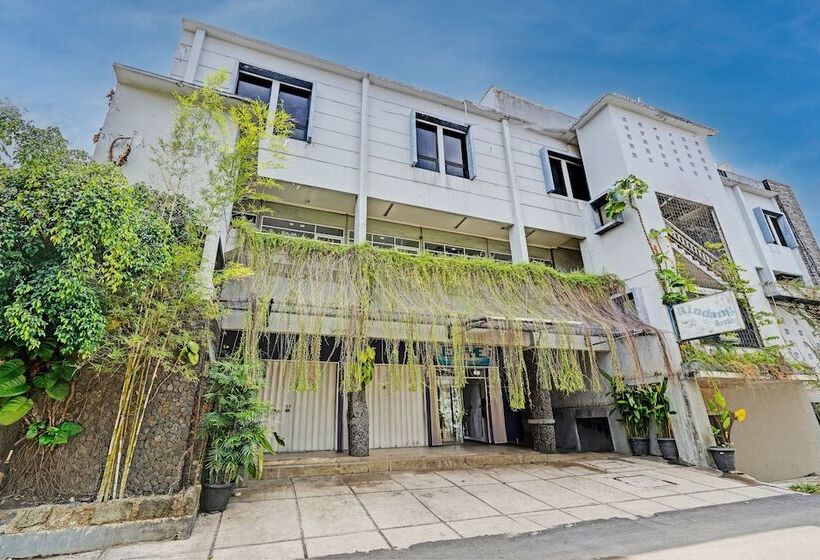 Otel Oyo 93328 Graha Citra Syariah