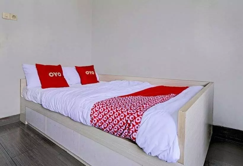 Hotelli Oyo 93328 Graha Citra Syariah
