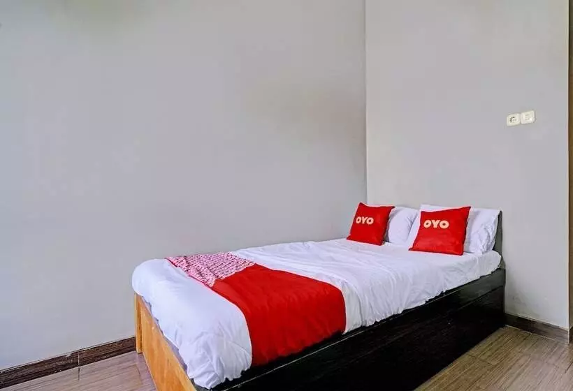 Hotelli Oyo 93328 Graha Citra Syariah