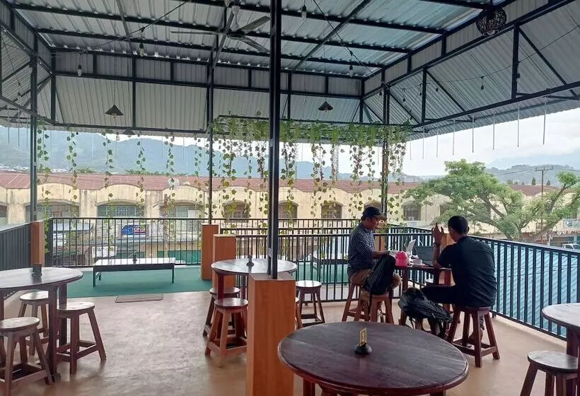 Hotelli Oyo 93333 Rama Home Stay