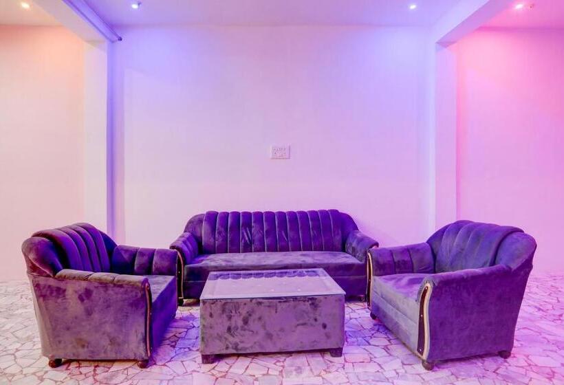 בית מלון כפרי Oyo Flagship S. R Grand