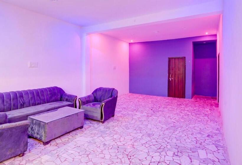 בית מלון כפרי Oyo Flagship S. R Grand