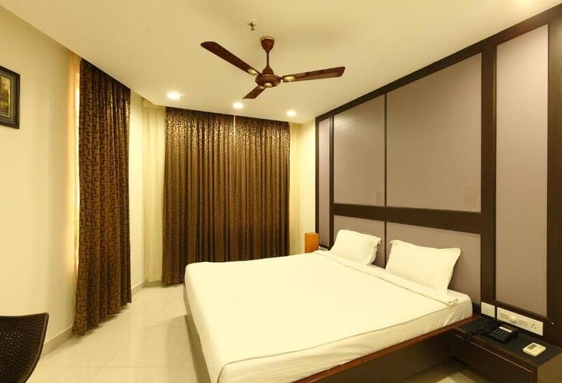 Hotel Rajus Residency Parkkkkk