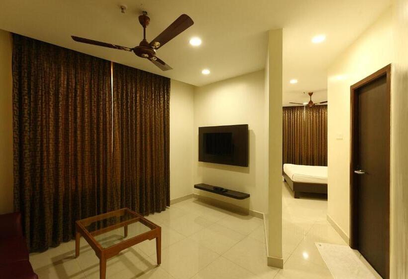 Hotel Rajus Residency Parkkkkk