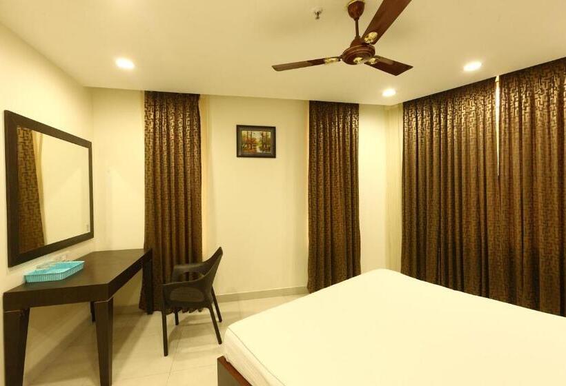 Hotel Rajus Residency Parkkkkk