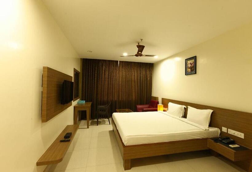 Hotel Rajus Residency Parkkkkk