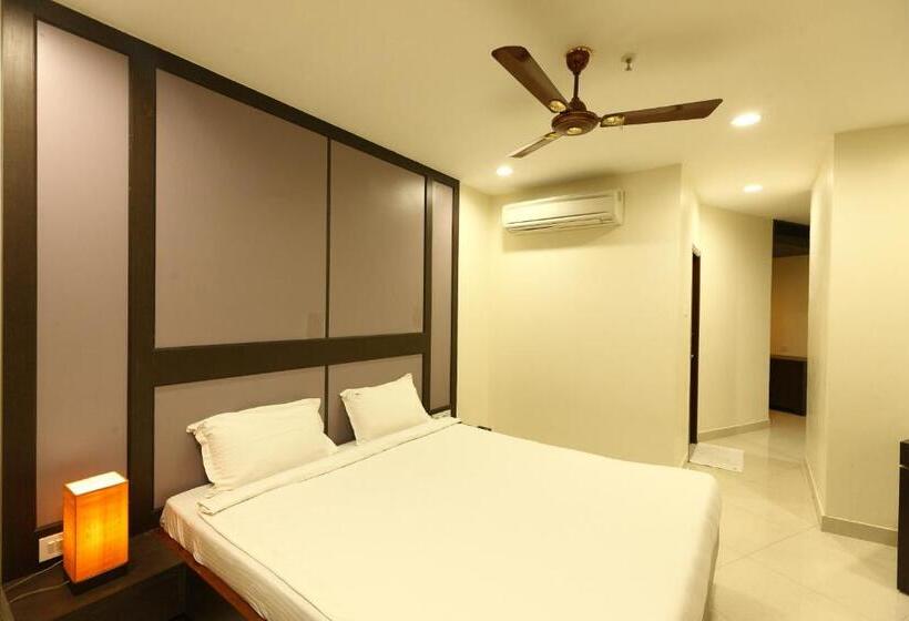 Hotel Rajus Residency Parkkkkk