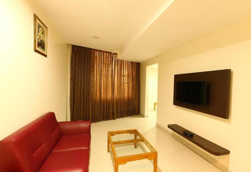 Hotel Rajus Residency Parkkkkk