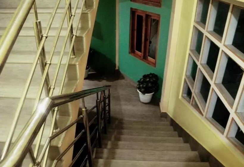 Hotelli Shungatser Inn