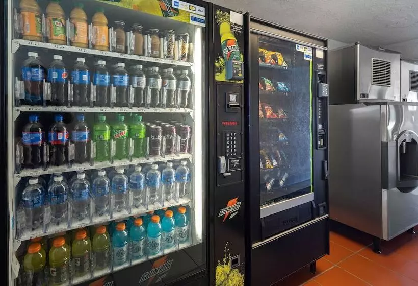 Hotelli Studio 6 Suites Carpinteria, Ca Santa Barbara South