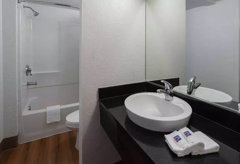 Hotelli Studio 6 Suites Carpinteria, Ca Santa Barbara South