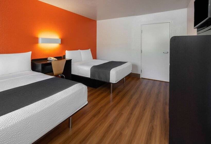 ホテル Studio 6 Suites Carpinteria, Ca Santa Barbara South