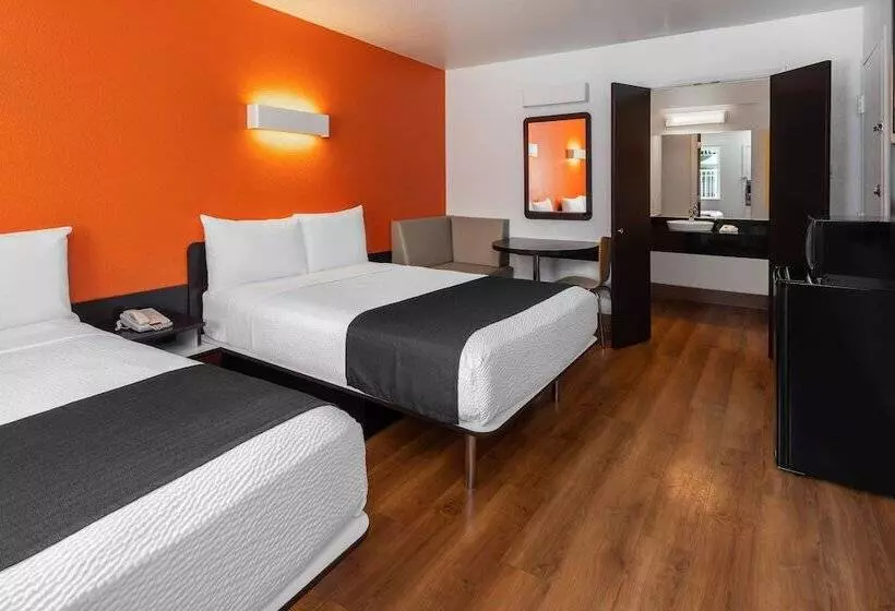 Hotelli Studio 6 Suites Carpinteria, Ca Santa Barbara South