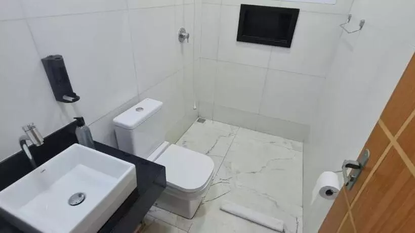 Hotelli Wafeh Fleming Suítes Pampulha