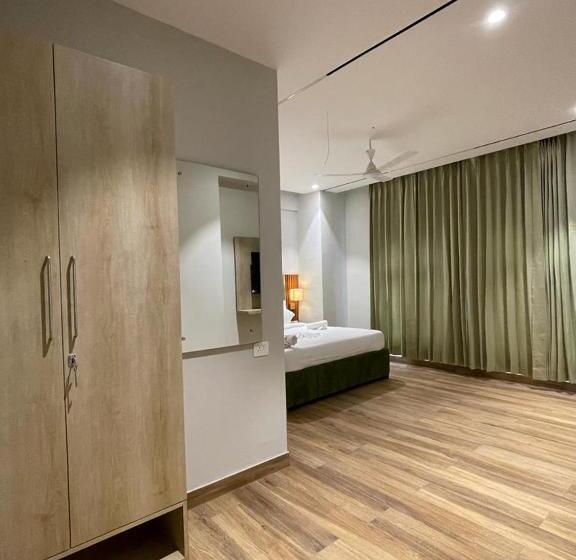 هتل West Inn Premium