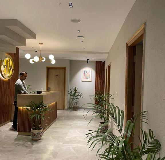 هتل West Inn Premium