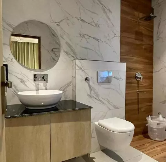 Hotelli West Inn Premium