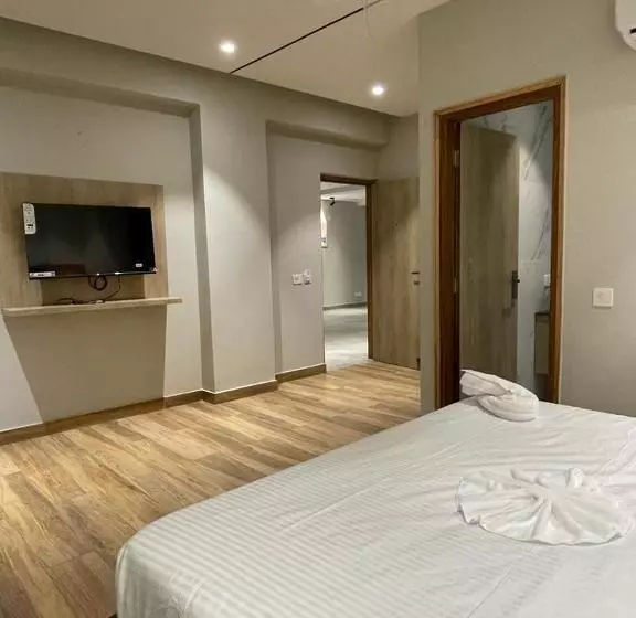 Hotelli West Inn Premium