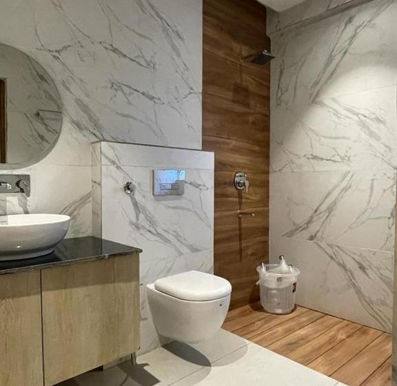 هتل West Inn Premium