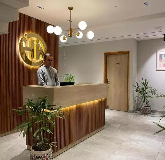 Hotelli West Inn Premium