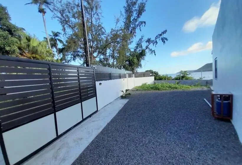 پانسیون Ashan Luxury Seafront Bungalow 1