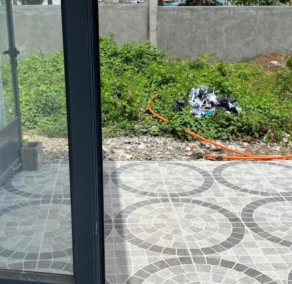 پانسیون Ashan Luxury Seafront Villa 1