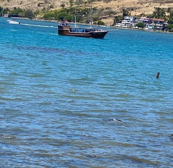 پانسیون Ashan Luxury Seafront Villa 1