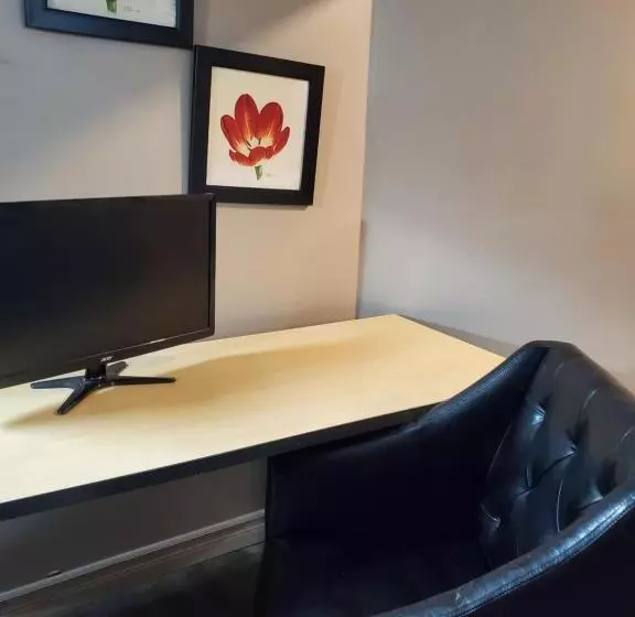 ペンション Bella S Palace 2 Bedrooms Lower Level Unit In Town Home With Separate Entrance