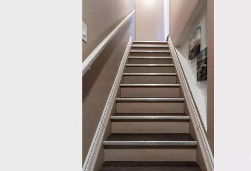 ペンション Bella S Palace 2 Bedrooms Lower Level Unit In Town Home With Separate Entrance