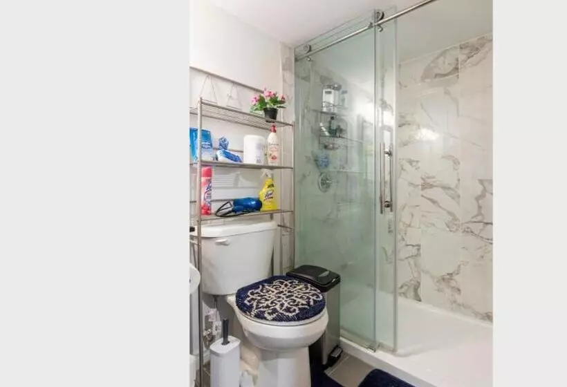 ペンション Bella S Palace 2 Bedrooms Lower Level Unit In Town Home With Separate Entrance