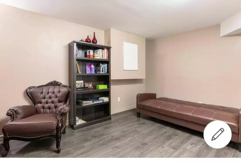 ペンション Bella S Palace 2 Bedrooms Lower Level Unit In Town Home With Separate Entrance