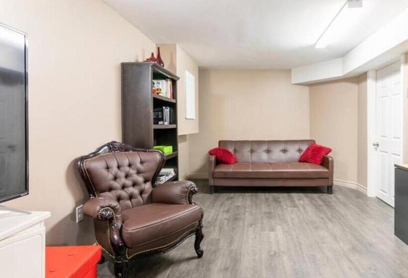 פנסיון Bella S Palace 2 Bedrooms Lower Level Unit In Town Home With Separate Entrance