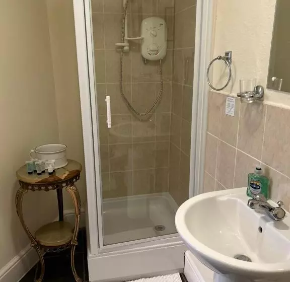 Majatalo Lucy Cross Guest House