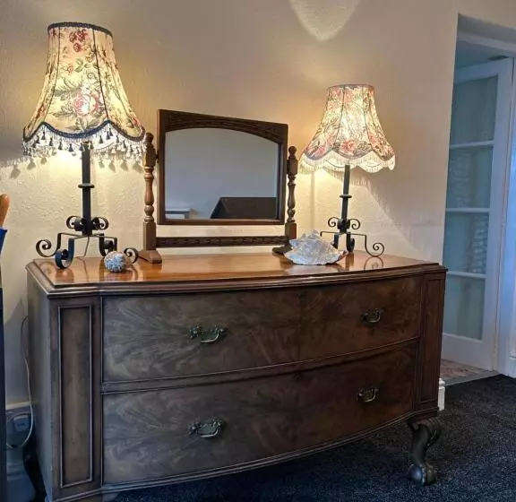 Majatalo Lucy Cross Guest House